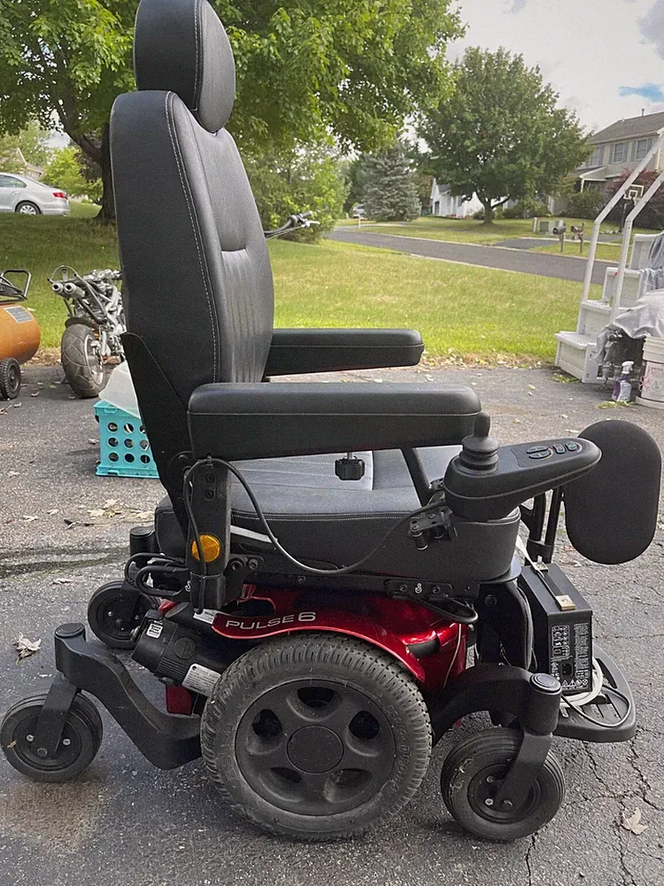 NEW QUICKIE PULSE 6 ELECTRIC WHEELCHAIR FROM SUNRISE MEDICAL