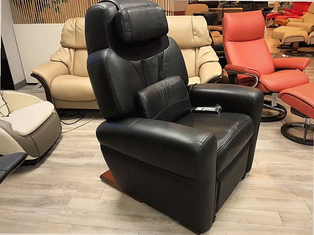 Showroom Human Touch HT-1650 Massage Chair Black Leather Recliner + 5Yr WARRANTY